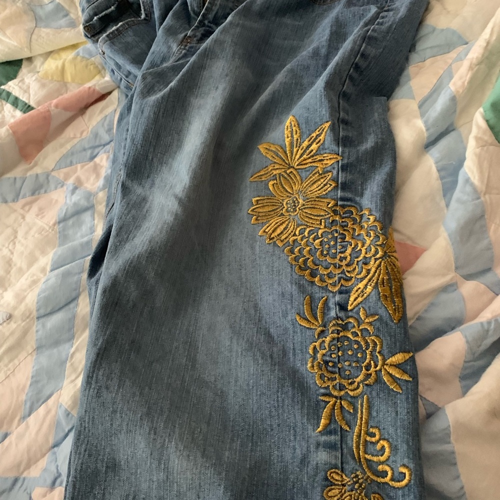 Fashion crop light jeans